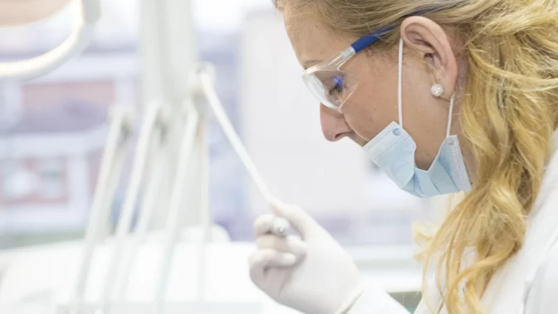 Jak usuwanie żylaków i skleroterapia we Wrocławiu pomagają zapobiegać owrzodzeniom podudzi